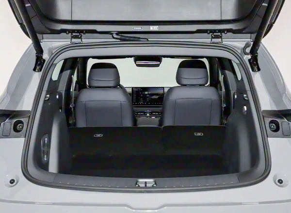 零跑汽车全新战略车型Lafa5正式上市价格参数配置