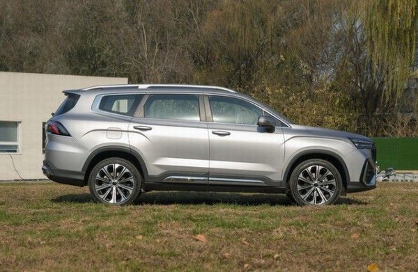 吉利汽车新款豪越L中型SUV正式上市价格参数配置