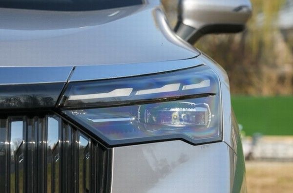 吉利汽车新款豪越L中型SUV正式上市价格参数配置