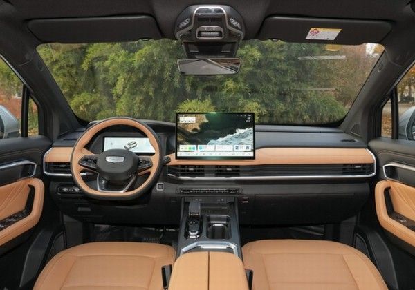 吉利汽车新款豪越L中型SUV正式上市价格参数配置