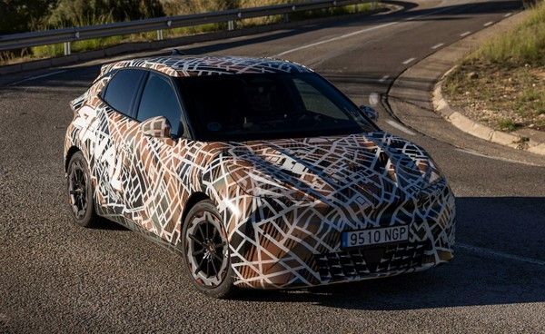 Cupra全新纯电掀背小车Raval预告图将2026年上市