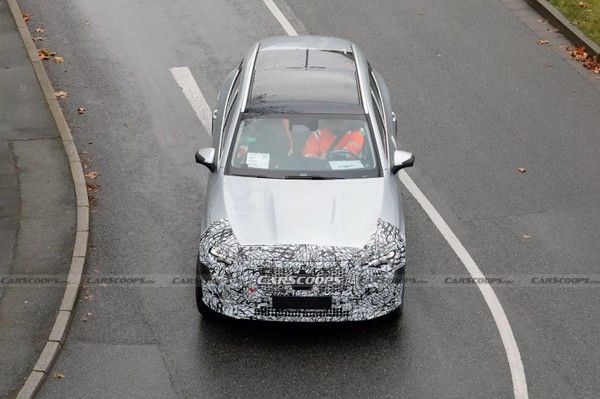 梅赛德斯-奔驰燃油版GLC SUV及轿跑版原型车测试