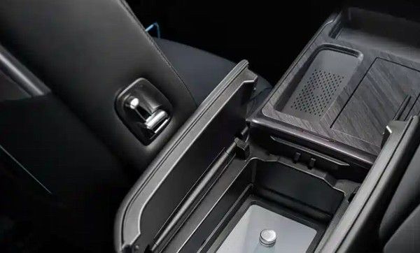 魏牌高山右舵版泰国市场上市价格命名WEY G9 Hi4