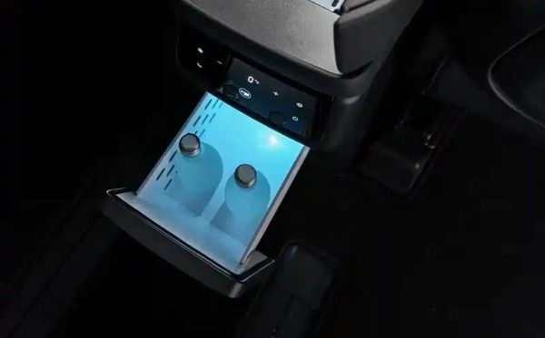 魏牌高山右舵版泰国市场上市价格命名WEY G9 Hi4