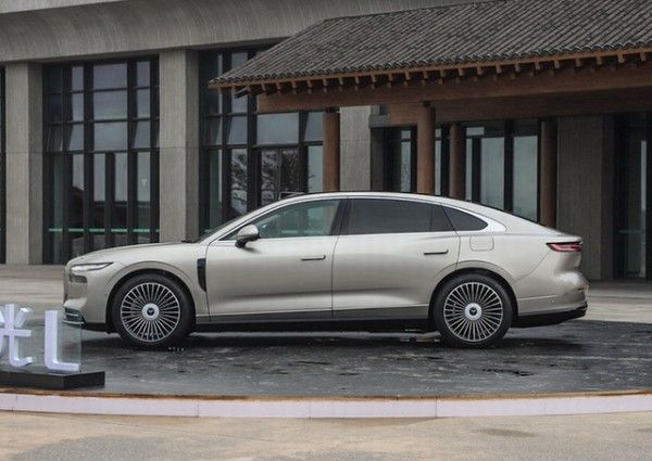 岚图追光L预售价定档12月10日将正式上市价格参数