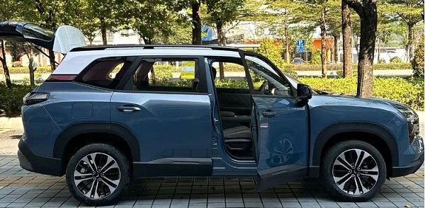 五菱宏光侠量产版实车图该车未来或将命名星光560