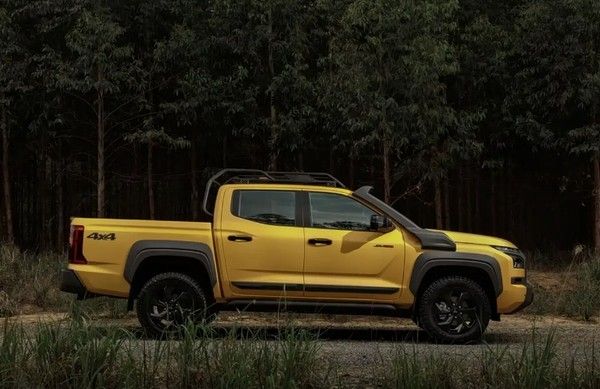 三菱汽车全新Triton Savana特别版皮卡车专注越野