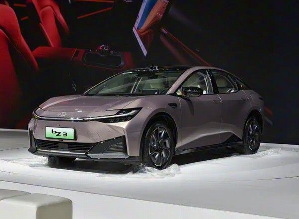 一汽丰田旗下中型轿车丰田bZ3智享家将于12月上市