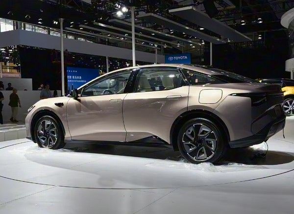 一汽丰田旗下中型轿车丰田bZ3智享家将于12月上市