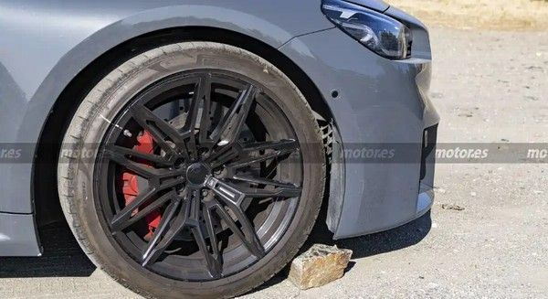 宝马M2 xDrive四驱版谍照预计将于2026年5月发布