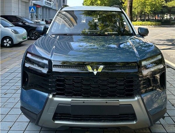 五菱宏光侠量产版车型实车谍照新车命名为星光560