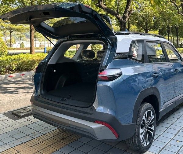 五菱宏光侠量产版车型实车谍照新车命名为星光560