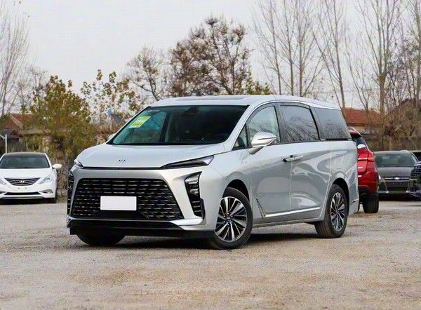 中大型MPV GL8陆尚GL8陆尊推出年末限时购车福利