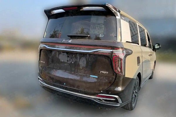 新款红旗HQ9测试谍照内饰变化明显整体风格更居家