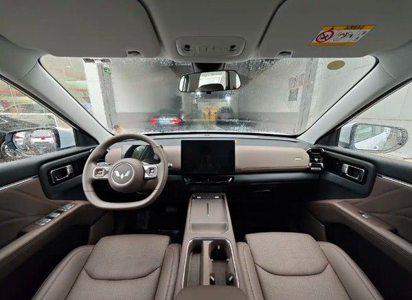 五菱宏光侠实车图将命名为星光560提供5座7座可选