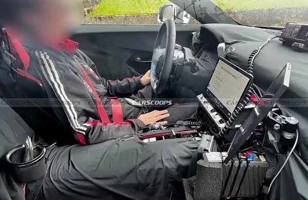 丰田官方发布全新跑车预告新车将12月5日正式发布