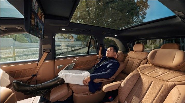 纯电大型SUV乐道L90黑骑士特别版首位车主古天乐