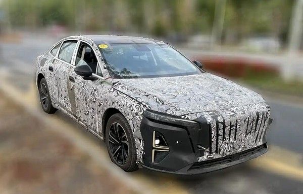 疑似红旗H5纯电版谍照全新外观内饰价格参数配置