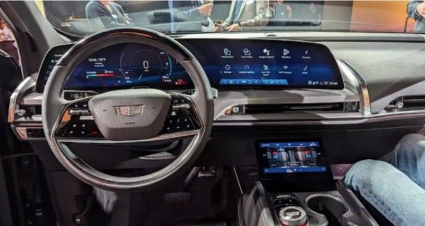 凯迪拉克VISTIQ申报图新车为6座大型SUV参数配置