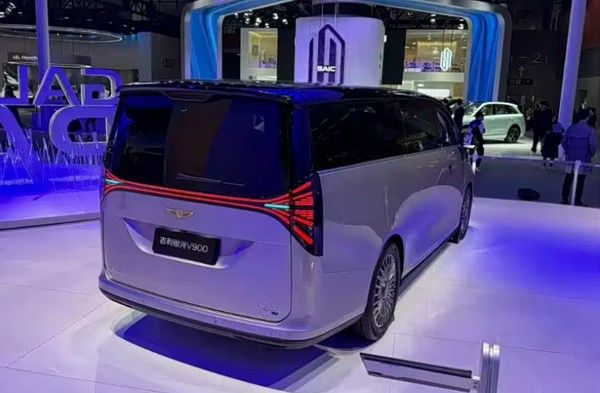 吉利银河V900增程式动力中大型MPV参数配置详细