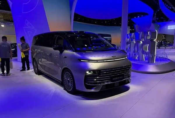 吉利银河V900增程式动力中大型MPV参数配置详细