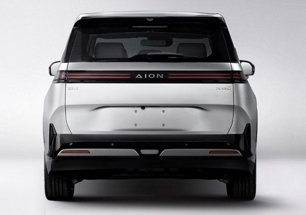 广汽埃安N60纯电动多用途乘用车融合SUV和MPV元素