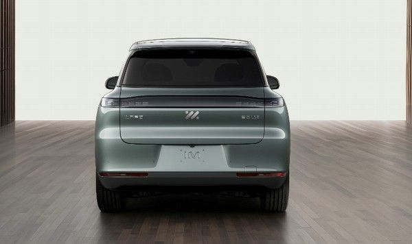 智己汽车中大型SUV—LS8亮相增程式动力参数配置