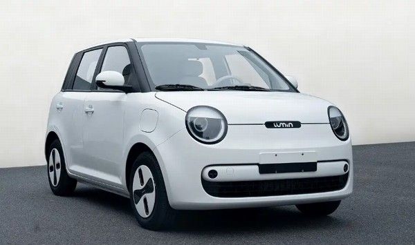 长安Lumin四门版轴距2.2米4座布局价格参数配置