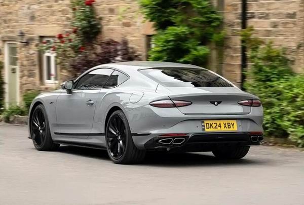 宾利新款碳纤维风格套件在前代基础上再进一步升级