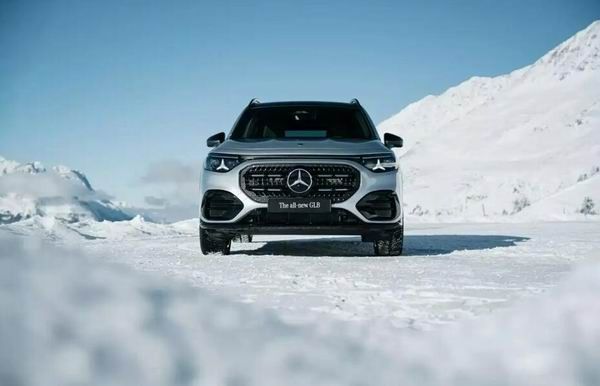 梅赛德斯-奔驰紧凑型SUV全新一代奔驰GLB车型官图