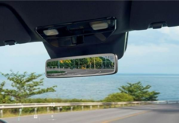 理想汽车官方商城上架了流媒体后视镜售价为1999元