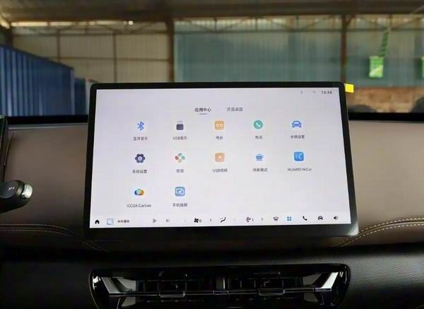 五菱汽车星光家族全新星光560价格参数配置5座布局