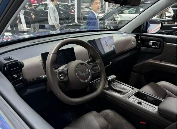 五菱汽车星光家族全新星光560价格参数配置5座布局