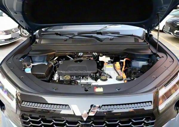 五菱汽车星光家族全新星光560价格参数配置5座布局