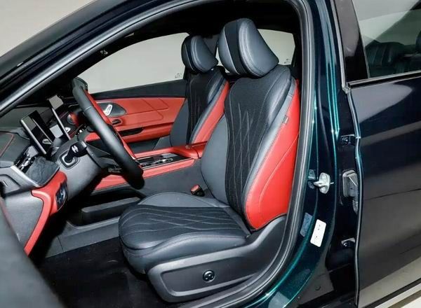 奇瑞艾瑞泽8 PRO 400T车型正式上市价格参数配置