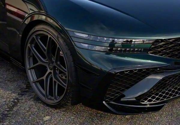 捷尼赛思G90 Wingback概念车官图行政加长版参数