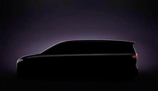 鸿蒙智行旗舰首款MPV车型正式定名智界V9路试谍照