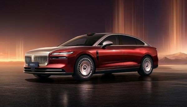 岚图汽车旗舰轿车岚图追光L正式上市价格参数配置