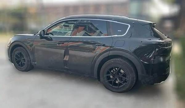 保时捷Cayenne Electric实车谍照预计2026年交付