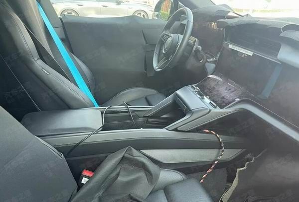 保时捷Cayenne Electric实车谍照预计2026年交付