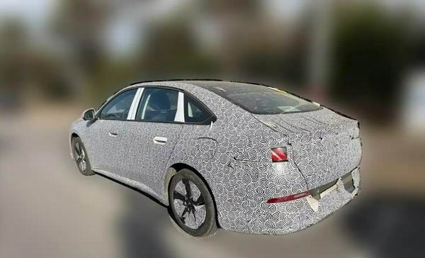 极狐s3增程版谍照曝光中型轿车什么时候上市参数配置