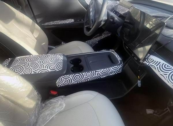 极狐s3增程版谍照曝光中型轿车什么时候上市参数配置