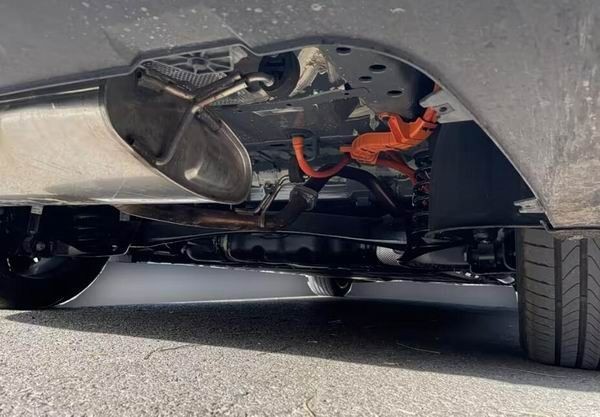 极狐s3增程版谍照曝光中型轿车什么时候上市参数配置