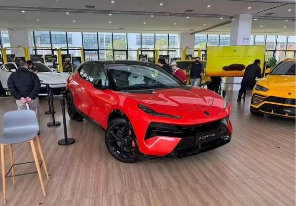 莲花全新插电混动SUV FOR ME实车亮相将2026年上市