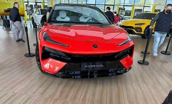 莲花全新插电混动SUV FOR ME实车亮相将2026年上市