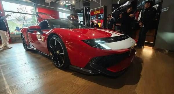 法拉利849 Testarossa上海Casa Ferrari完成中国首秀