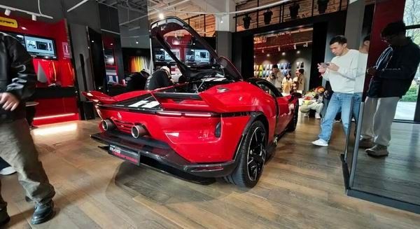 法拉利849 Testarossa上海Casa Ferrari完成中国首秀