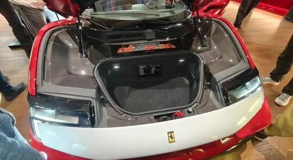 法拉利849 Testarossa上海Casa Ferrari完成中国首秀