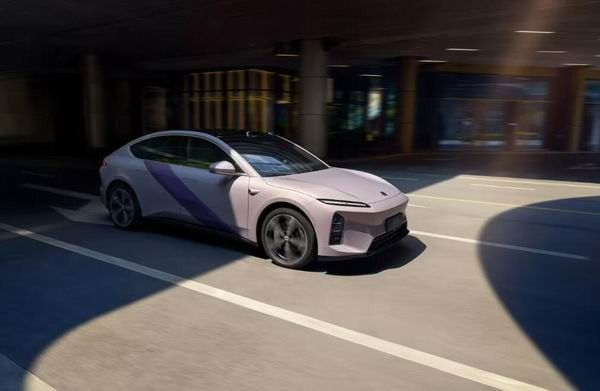 蔚来ET5/ET5T远空紫限定版亮相将于12月16日正式发布