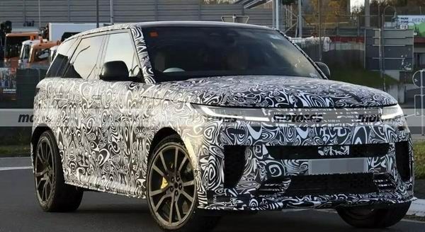 新款路虎揽胜运动SV车型谍照新款揽胜运动SV将2027年发布